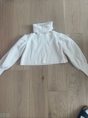 Wilfred White Cropped Ribbed Turtleneck Sweater